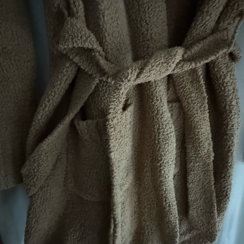 SKIMS Cozy Tan Sherpa Robe - Picture 3 of 4